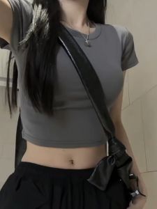 เสื้อเบลาส์ เสื้อครอป y2k เสื้อทรงเข้ารูปพอดีตัว เสื้อเอวลอย ผญ เสื้อเชิ้ตสีขาว เสื้อสีดำ