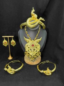 ชุดไทย พญานาคสร้อยคอ รักแข็งมงกุฎชุดเซทใหญ่พญานาค