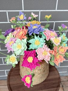 Hand Knitted Wool Bouquet Rose Fashion Knitted Flower Home Decoration Gift for Friends Living Room Decor Artificial Flowers