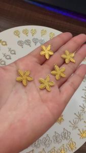 Bộ 5 Mặt Dây Chuyền Hoa Lá Bằng Thép Không Gỉ Mạ Vàng Dành Cho Làm Đồ Trang Sức Tự Chế Phong Cách Bohemia Làm Vòng Cổ Vòng Tay Charm