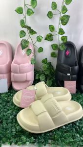 Sendal Slop Wanita Sandal Cewek Terbaru HAZANA Empuk Ringan Kekinian Fashionable Sandal Rumah Selop Cewek