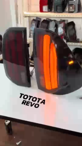 ไฟท้าย โตโยต้า รีโว้ LED สีดำแดง TOYOTA REVO 2015 - 2024 มีปลักไฟพร้อมไม่ต้องแปลง