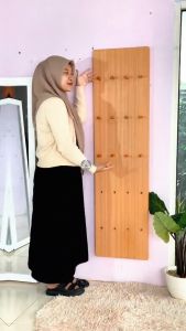 Adapta - Rak Pajangan Tempel Dinding Minimalis - Rak Hias Gantungan Kayu dengan Lubang Bisa Dipindah