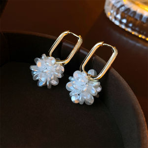 Elegant Pearl Flower Metal Ear Cuffs Versatile Luxury Feelings Womens Style Korean Japanese Fashion Jewelry Earrings