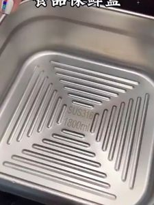 304 stainless steel square lid fresh-keeping box with high temperature resistance and anti explosion sealing box portable lunch box with handle