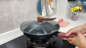 Mai Fan Sheng non-stick frying pan Household cooking pan for stir-frying Egg-frying pan Non-stick pan for gas stoves and induction cookers Flat-bottom pan for gas stoves and induction cookers