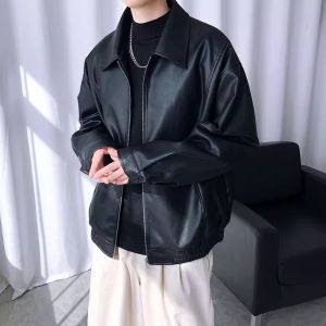 แจ็คเก็ตหนังสีดำ แจ็คเก็ตมอเตอร์ไซค์ สไตล์อเมริกัน แจ็คเก็ตหนัง PU สำหรับผู้ชาย ฤดูใบไม้ผลิและฤดูใบไม้ร่วง เสื้อคลุมกันหนาวแบบลำลอง