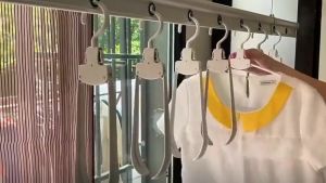 Gantungan Baju Elastis HSB749: Solusi Praktis Untuk Lemari Pakaian