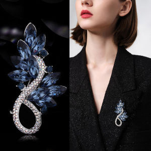 Elegant Blue Crystal Lapel Pin for Women High Fashion Luxury Woolen Coat Pin Trendy Floral Design Gold Plated Gemstone Accessory