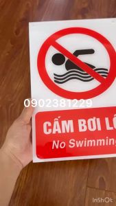 Bảng cảnh báo mica Cấm Bơi Lội KT 20 x 30cm
