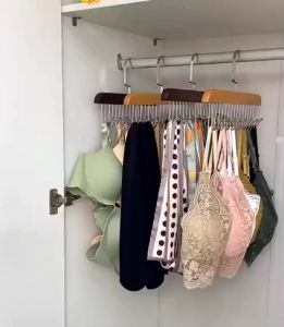 BLUE WHALE  ไม้แขวนเสื้อ 8 ตะขอจัดระเบียบ กันลื่น ประหยัดพื้นที่ ตู้เสื้อผ้า ที่เก็บเสื้อผ้า ไม้แขวนผ้าอเนกประสงค์