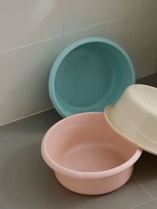 Borong365 Wall Mounted Adjustable Wash Basin Holder Hook Hanger Punch Free Kitchen Bathroom Storage Rack 可调节洗脸盆挂钩