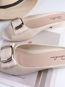 รองเท้าแตะใส่ทํางานส้นเตี้ยแฟชั่นสําหรับผู้หญิงหัวเข็มขัดรายละเอียดสวมใส่สบายๆทุกวันเหมาะสําหรับวัยกลางคน