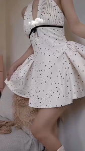 CR_ Váy dự tiệc đầm váy thiết kế đầm đi tiệc sang chảnh đầm mini cổ Yếm chấm bi nơ ngực xếp ly