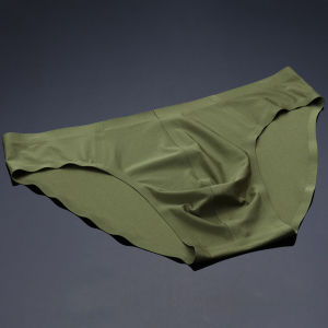 กางเกงชั้นในชาย Dreamland ไร้ตะเข็บ ผ้าไหมน้ำแข็งบางเฉียบ ทรงสามเหลี่ยม หน้าท้องกลาง กางเกงขาสั้นเซ็กซี่ระบายอากาศได้ดี แห้งเร็ว ไซส์ใหญ่