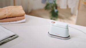 Gaabor Steamer Iron HM M01A Setrika Kering dan Uap Genggam 2 in 1