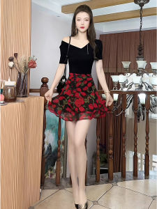 กระโปรงสั้นทรงเอเอวสูงพิมพ์ลายดอกกุหลาบสไตล์ย้อนยุคสำหรับผู้หญิงในช่วงฤดูร้อนปี 2025 กระโปรงผ้าตาข่ายทรงเอกระชับสัดส่วน