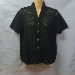 เสื้อลูกไม้คอปกกล้วยหอมสีดำ อก 36 นิ้ว กระดุมหน้า ลูกไม้โปร่ง