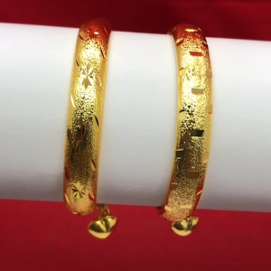 กำไลทอง ลายตัดลายแฉก ตัดลายขวาง เส้นผ่านศูนย์กลาง 4.5 ซม. ตามแบบ เสริมบารมี ใส่ออกงานได้ ชุบทองติดทน สวยเป๊ะไม่โป๊ะ