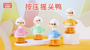 Đồ chơi Vịt DUCK LẮC LƯ chạy cót nhựa ABS an toàn cho bé Đầu Vịt có thể lắc qua lắc lại khi chạy nhấn áo Vịt chạy
