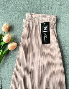 TUKTA239 กางเกงอัดพลีทสีพื้น ผ้าหน้านุ่ม ผ้าทิ้งตัวมีน้ำหนัก สวมใส่สบายไม่อึดอัด