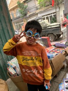 - Kính bơi Doraemon dành cho các em