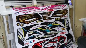 RX KING (COD) STIKER STRIPING MOTOR YAMAHA RX KING TAHUN 1983-2002- LIST SIMPLE DESAIN RACING IP.STRIPING HOLOGRAM DAN TRANSPARAN IP.KODE R-52