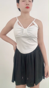 ชุดเซ็ต2ชิ้นเซ็กซี่ เสื้อสายเดี่ยวถักแขนกุด+กระโปรงพลีทสีพื้น ใส่แล้วดูดี