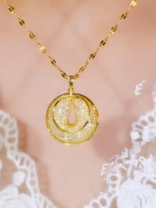 Gold Wire Mesh Circle Pendant Clavicle Chain Womens Summer New Luxury Minority National Style Necklace Accessories