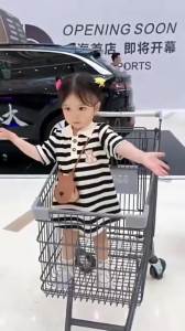 Váy Trẻ Em Mới 2025 Dành Cho Bé Gái Mùa Hè Phong Cách Hàn Quốc Kiểu Dáng Thường Ngày Cổ Kẻ Sọc Tay Ngắn Thời Trang Chất Liệu Cotton Polyester Dài Đến Giữa Bắp Chân Dáng Chữ A Dành Cho Bé Từ 1-10 Tuổi
