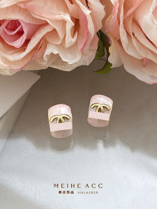 Fragrance Goddess ~ French Fairy Elegant Dripping Oil Letter Arc Stud Earrings Accessible Luxury Exquisite Work Clothing Simple Earrings