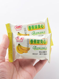 Classic Banana Flavor Heart-Shaped Biscuits Crispy Old-Style Bag Snacks Nostalgic Treats Bulk Packaged Chinese Manufacture