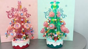 ของเล่น ของสะสม ตัวต่อ เลโก้ กล่องดนตรี ต้นคริสต์มาส (สีเขียว) มีเสียง มีไฟ จำนวน 901ชิ้น_ LELEBROTHER_9018