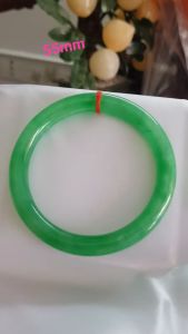 🍓🍓🍓Vòng tay nữ đá cẩm thạch Lý Trong A 55mm x cọng 8mm Màu Xanh lá tươi sáng bóng đều cả vòng rất đẹp Nữ 54kg - 63kg đeo mệnh Mộc mệnh Hỏa mệnh Thủy có 1100k ạ