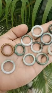 แหวนหยก คัดพิเศษ หนา5mm เส้นผ่านศูนย์กลาง 17mm แหวนหยกแท้คุณภาพ ธรรมชาติ 100% ไม่แต่งสี