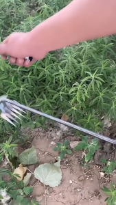 30/40/50cm Weeding garu Harrow Manual/Alat Pencabut Rumput Liar Di Halaman Rumah/Sekop Berkebun Empat Garpu COD