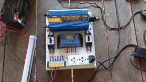 ชุดนอนนาครบชุด 1200W แปลงไฟ12V เป็น 220V แถมหลอดไฟ LED ชุดคอนโทรลชาร์จ แผง20W โซล่าเซลล์ พลังงานแสงอาทิตย์ ราคาถูก