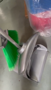 Lobby Dustpan with Broom Set Close Dustpan Penyeduk Sampah Bertutup Set Dan Beroda