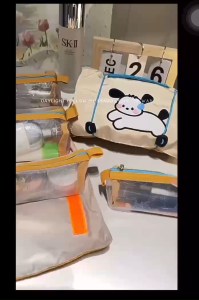 กระเป๋ามัลติฟังก์ชั่น กระเป๋าเครื่องสำอาง  ลายน้องหมา มีถุงเล็ก 4 ใบ ถอดออกได้ 4 in 1 ใส่ได้เครื่องสำอาง เครื่องเขียน