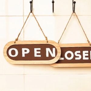 Business Open Closed Sign Wood Open Closed Hanging Sign 2 Sided Business Decor Sign for Store Decor  Modern simple home wall decoration Wooden crafts hanging decoration Hotel shop cafe double-sided door number