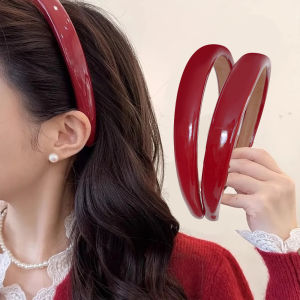 ที่คาดผมฟองน้ำหนังสีแดงย้อนยุคสำหรับผู้หญิงอารมณ์ผมห่วงล้างหน้าที่รัดผมปาร์ตี้ผู้หญิงของขวัญเครื่องประดับผม