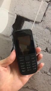 Nokia 105: A Simple Button Phone for Seniors