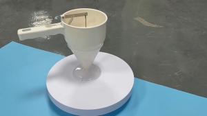 Dụng cụ chiết bột bánh có van điều chỉnh và chân đế tiện lợi