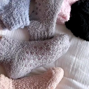 Kaos Kaki Tebal Pendek Wanita Katun Polos Warna Coral Velvet Ankle Socks JCKK367