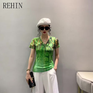REHIN เสื้อยืดคอวีแขนสั้นพิมพ์ตาข่ายสีเขียวฤดูร้อนแฟชั่นใหม่ ยุโรป สไตล์ยูปเสื้อยอดนิยมพอดี ตัวพร้อมลายดอกไม้