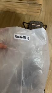 Baga giữa kiểu lưới xe Wave nhỏ 100 và 110 có phụ kiện gắn kèm theo