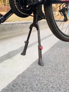 Adjustable Dual Leg Center Kaki Ganda Kickstand untuk Sepeda Pusat Mount Sepeda Berdiri Lipat Tugas Berat Disesuaikan