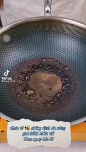 Chảo chống dính vân đá tổ ong inox 304 siêu chống dính 32cm dùng được bếp từ tay cầm cách nhiệt cao cấp