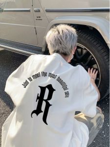 เสื้อยืดแขนสั้นผู้ชายผ้าฝ้ายแท้พิมพ์ลายสไตล์ญี่ปุ่น ทรงหลวม ฤดูร้อน 2025 เสื้อยืดแขนสั้นพิมพ์ลายตัวอักษร คอลเลกชันใหม่