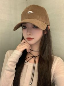 หมวกเบสบอลทรงกลมป้องกันแสงแดดสำหรับฤดูใบไม้ร่วงและฤดูหนาว หมวกเบสบอลทรงกว้างสำหรับผู้ชายและผู้หญิง หมวกทรงปากเป็ด หมวกทรงแข็ง หมวกปักลาย